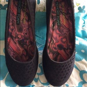 I pair of Skechers Ladies Black Ballet Flats